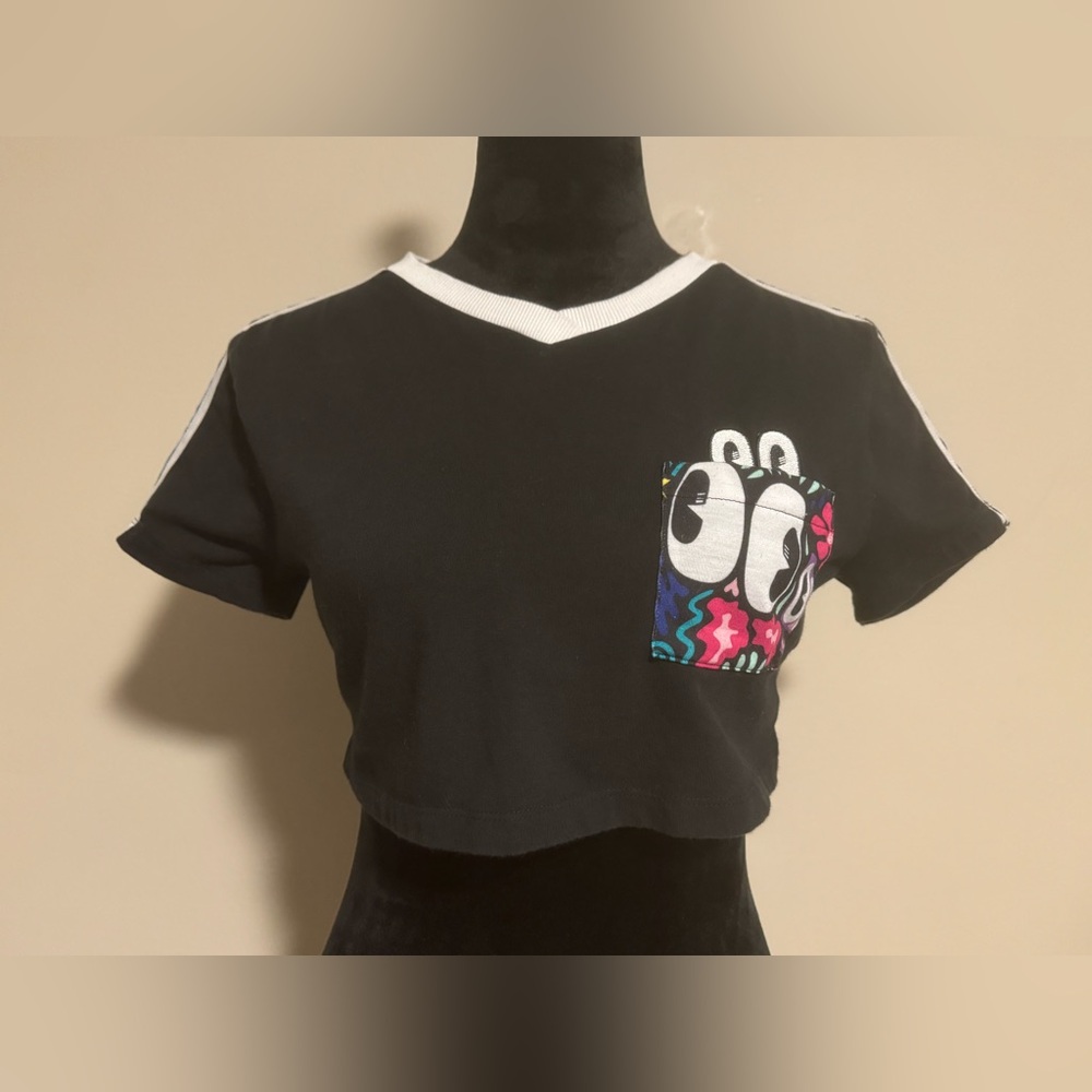 EUC Adidas Originals Black and White Eye Graphic Cropped Tee size medium